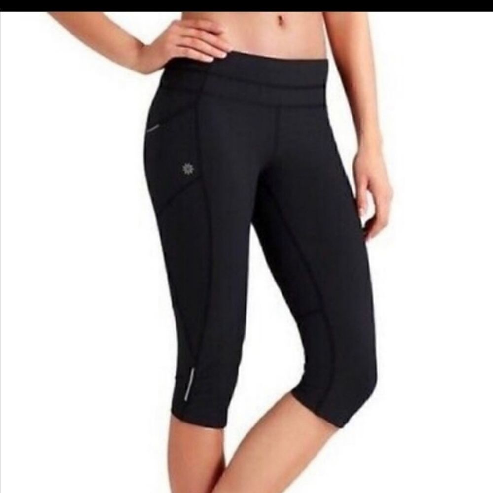 Athleta Dobby Be Free reflective capri black S